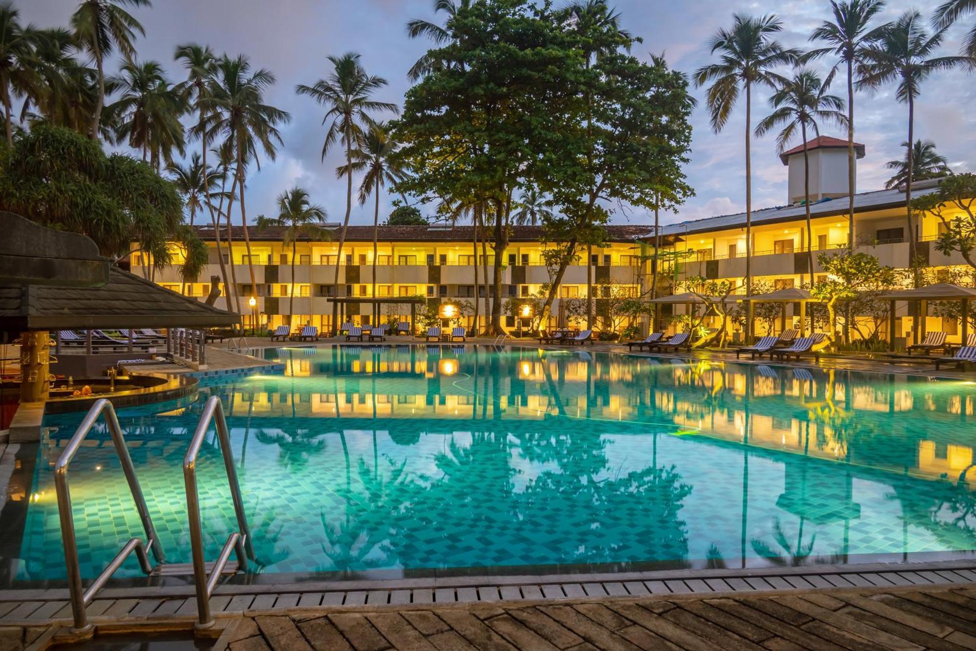 Tangerine Beach Hotel Kalutara Exterior photo