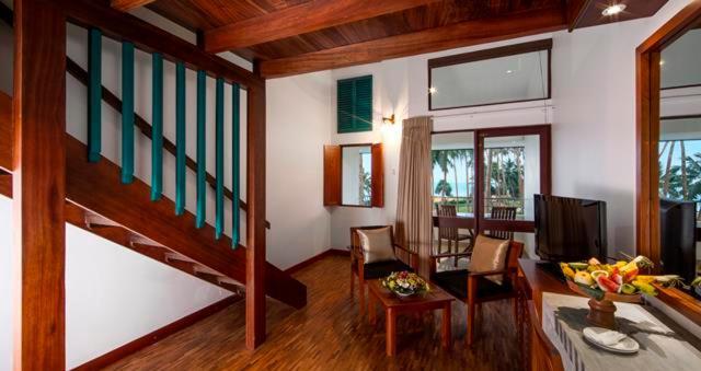 Tangerine Beach Hotel Kalutara Exterior photo